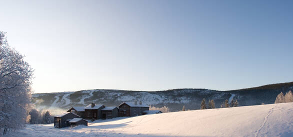 Fjällens snötäckta vida vidder.